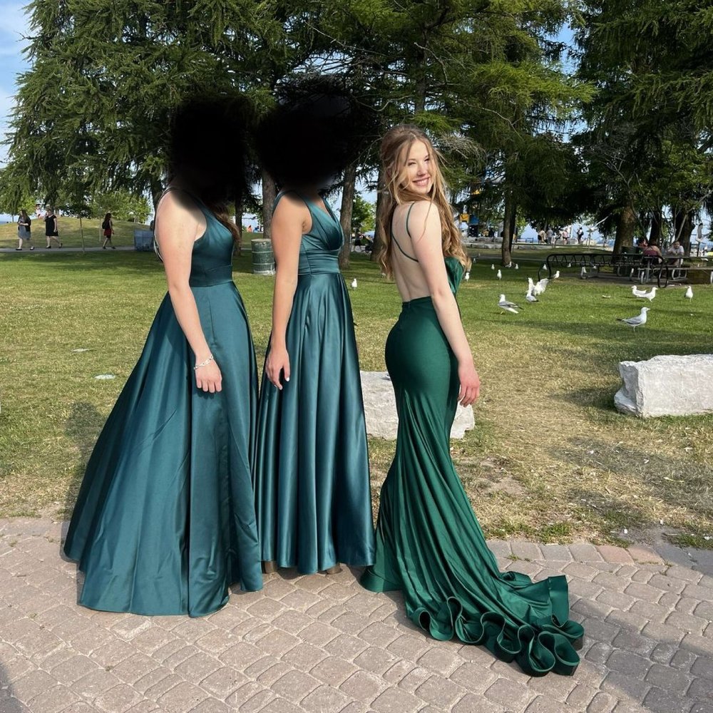 Forest Green Atria Floor-Length Prom Dress - Small